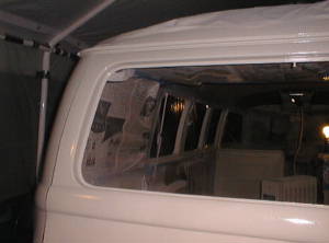 White rear hatch close.jpg (10243 bytes)